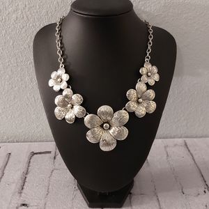 Silver Linked Flowers Antiqued Necklace